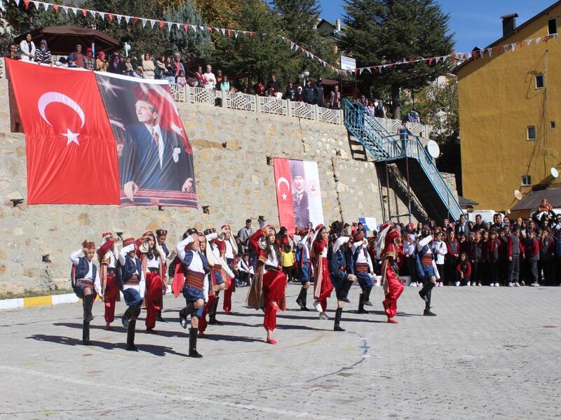 İlçemizde Cumhuriyet Bayramı Coşkuyla Kutlandı